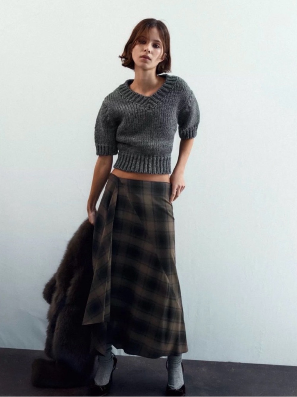 Zara Chunky Knit V-Neck Short Sleeve Gray Sweater - Size Medium - Picture 6 of 12